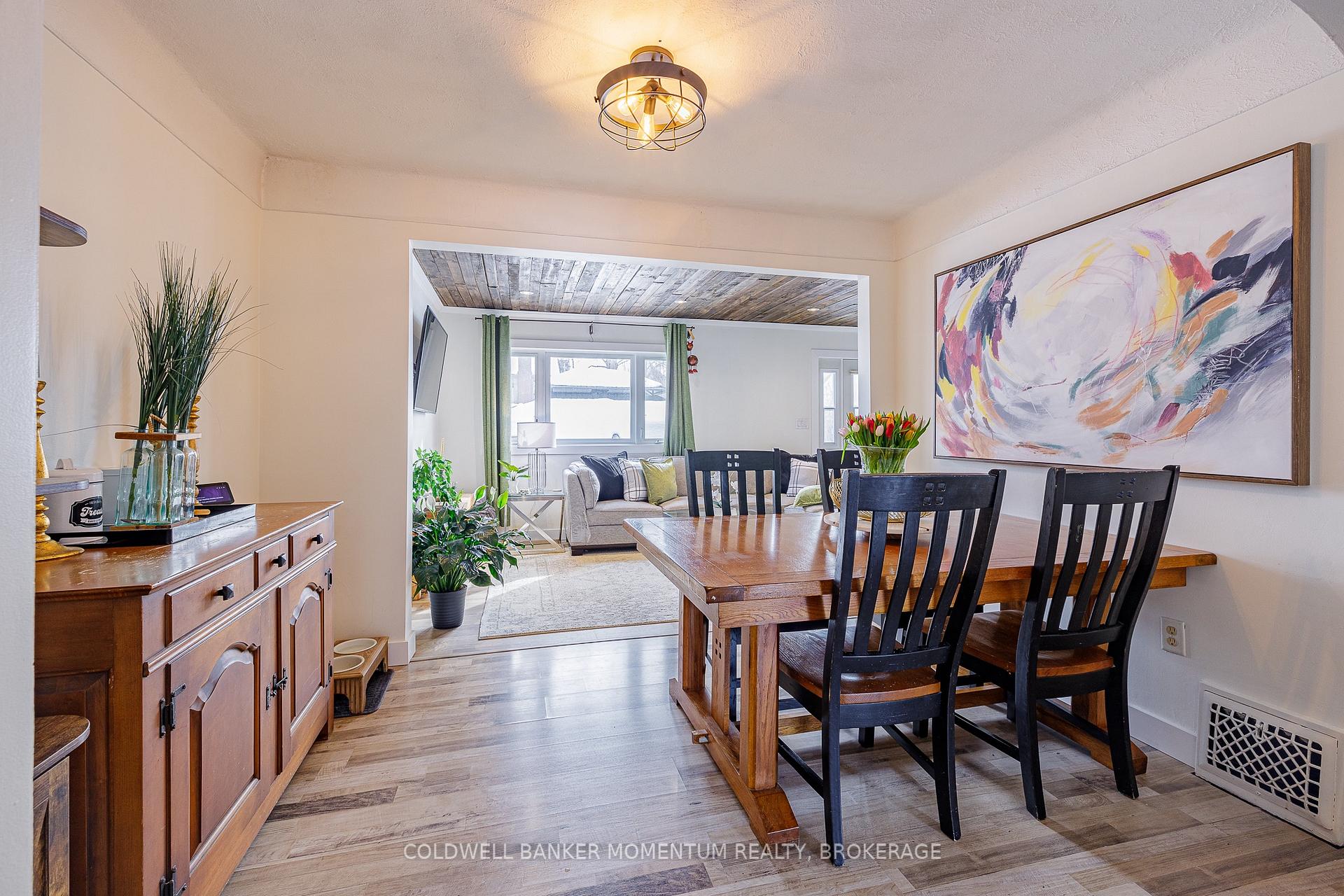 Photo 4 of 13 Barton Street, St. Catharines, Grapeview — HOMEH