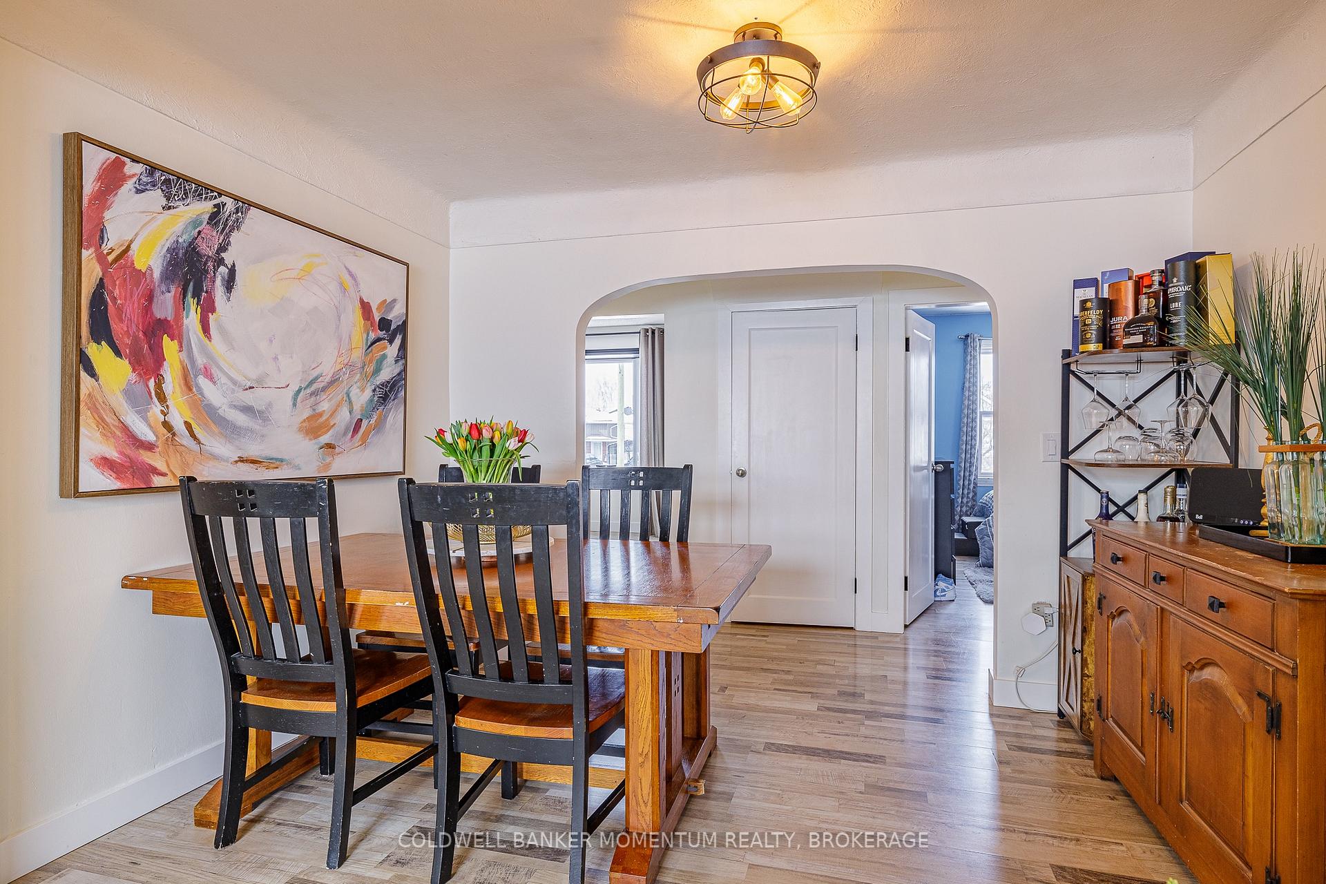 Photo 5 of 13 Barton Street, St. Catharines, Grapeview — HOMEH