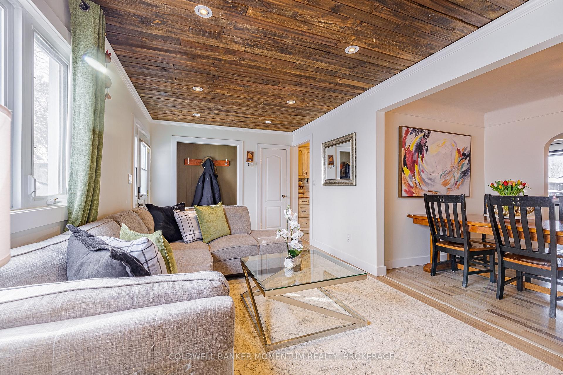 Photo 7 of 13 Barton Street, St. Catharines, Grapeview — HOMEH