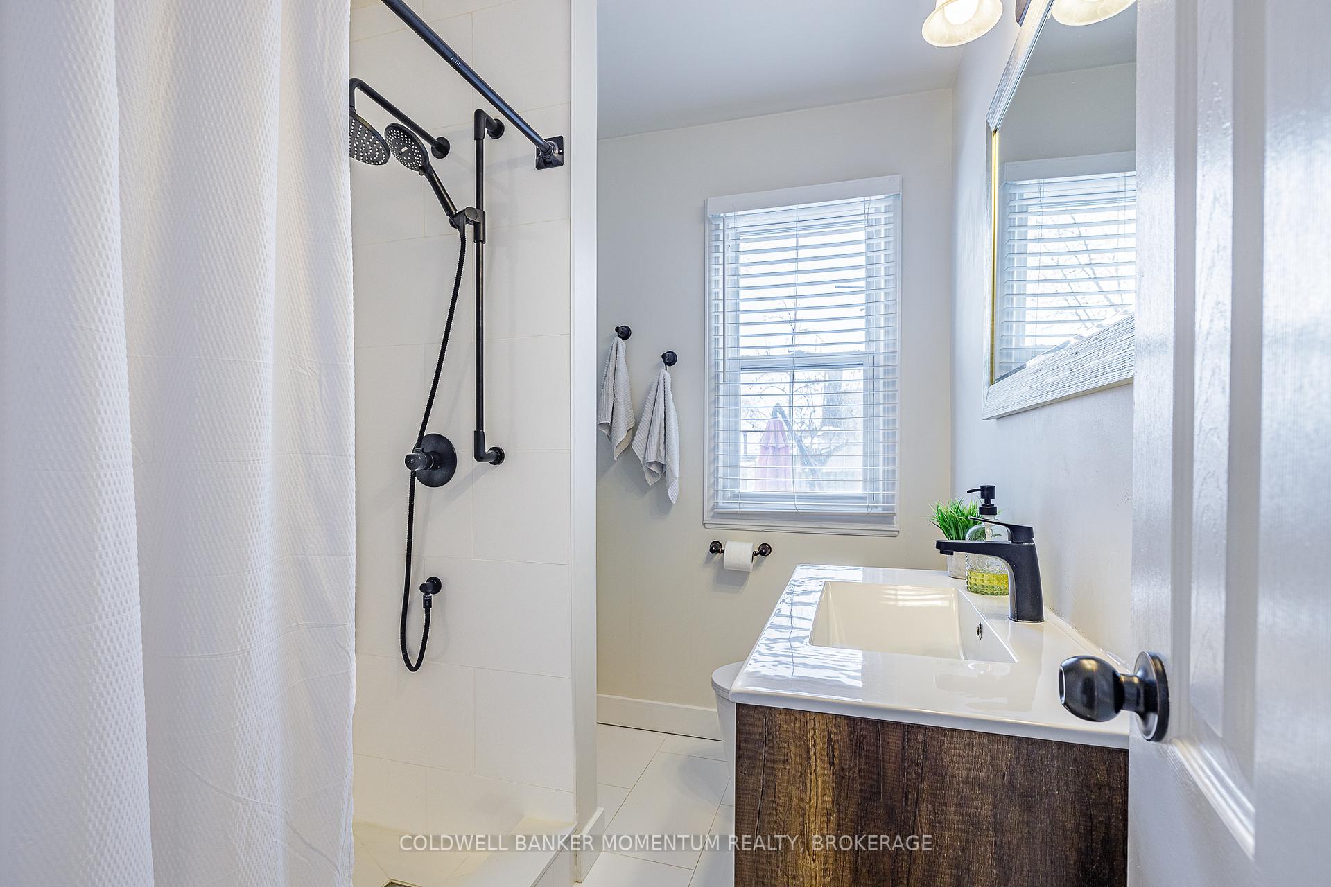 Photo 12 of 13 Barton Street, St. Catharines, Grapeview — HOMEH