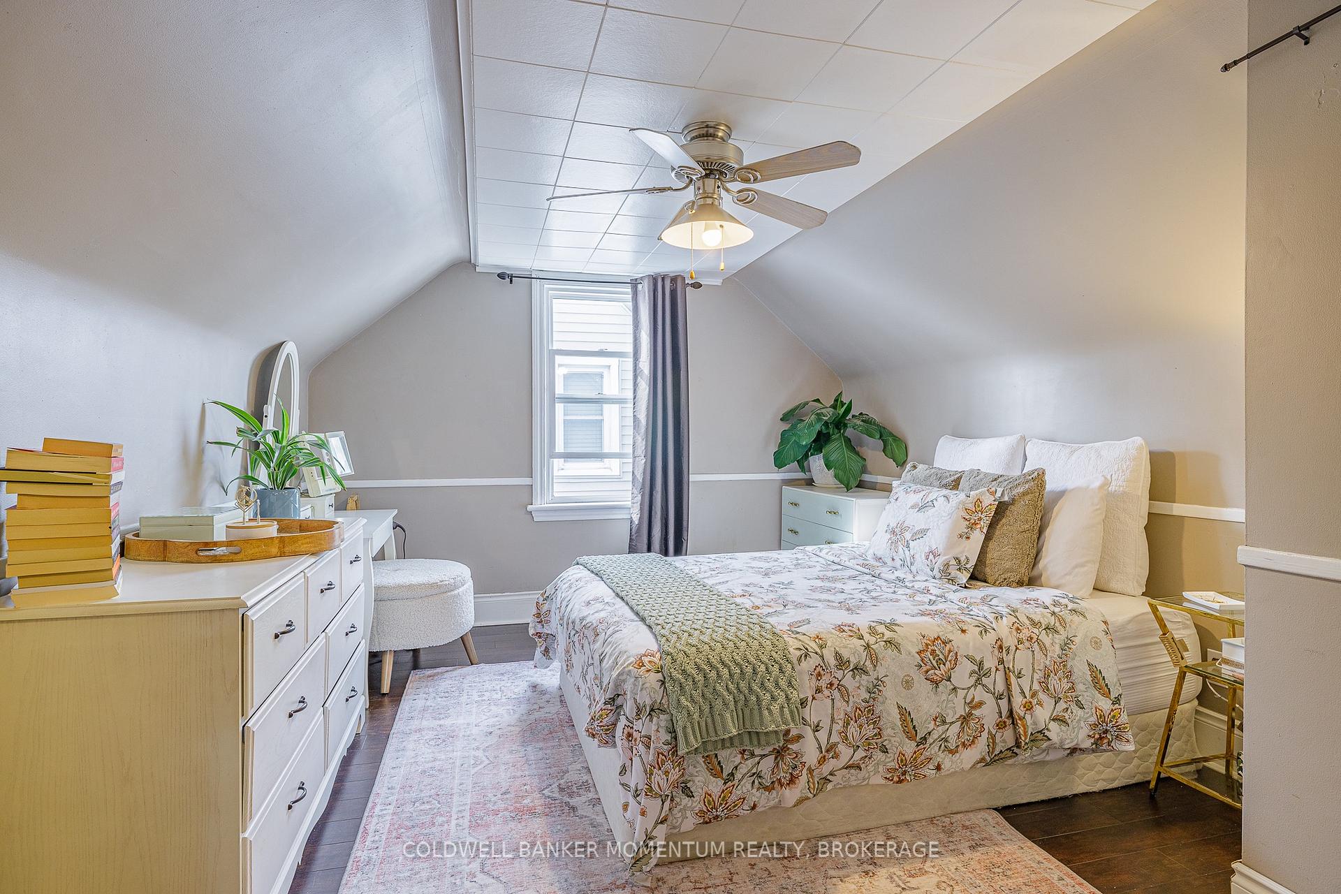 Photo 13 of 13 Barton Street, St. Catharines, Grapeview — HOMEH