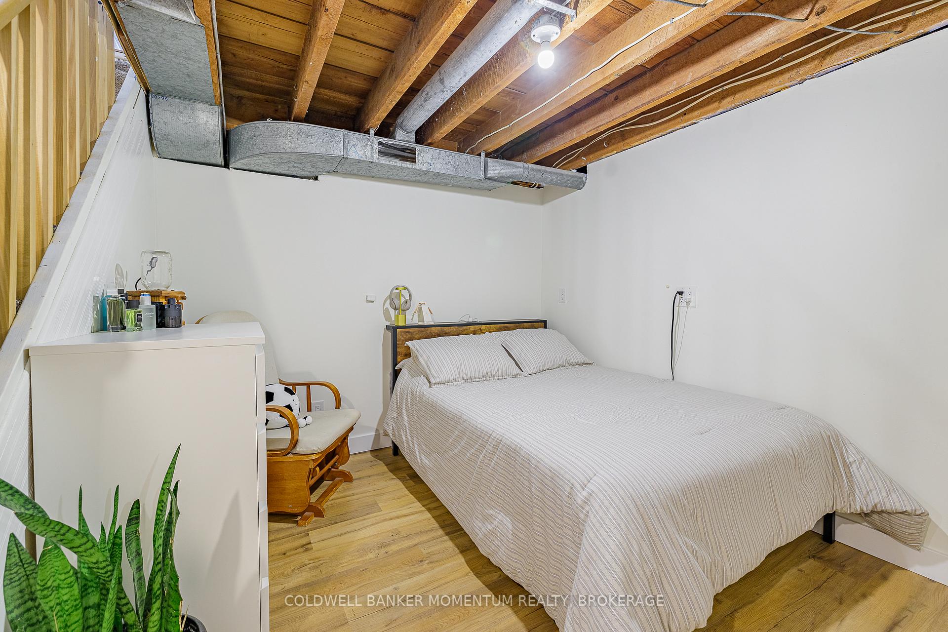 Photo 18 of 13 Barton Street, St. Catharines, Grapeview — HOMEH