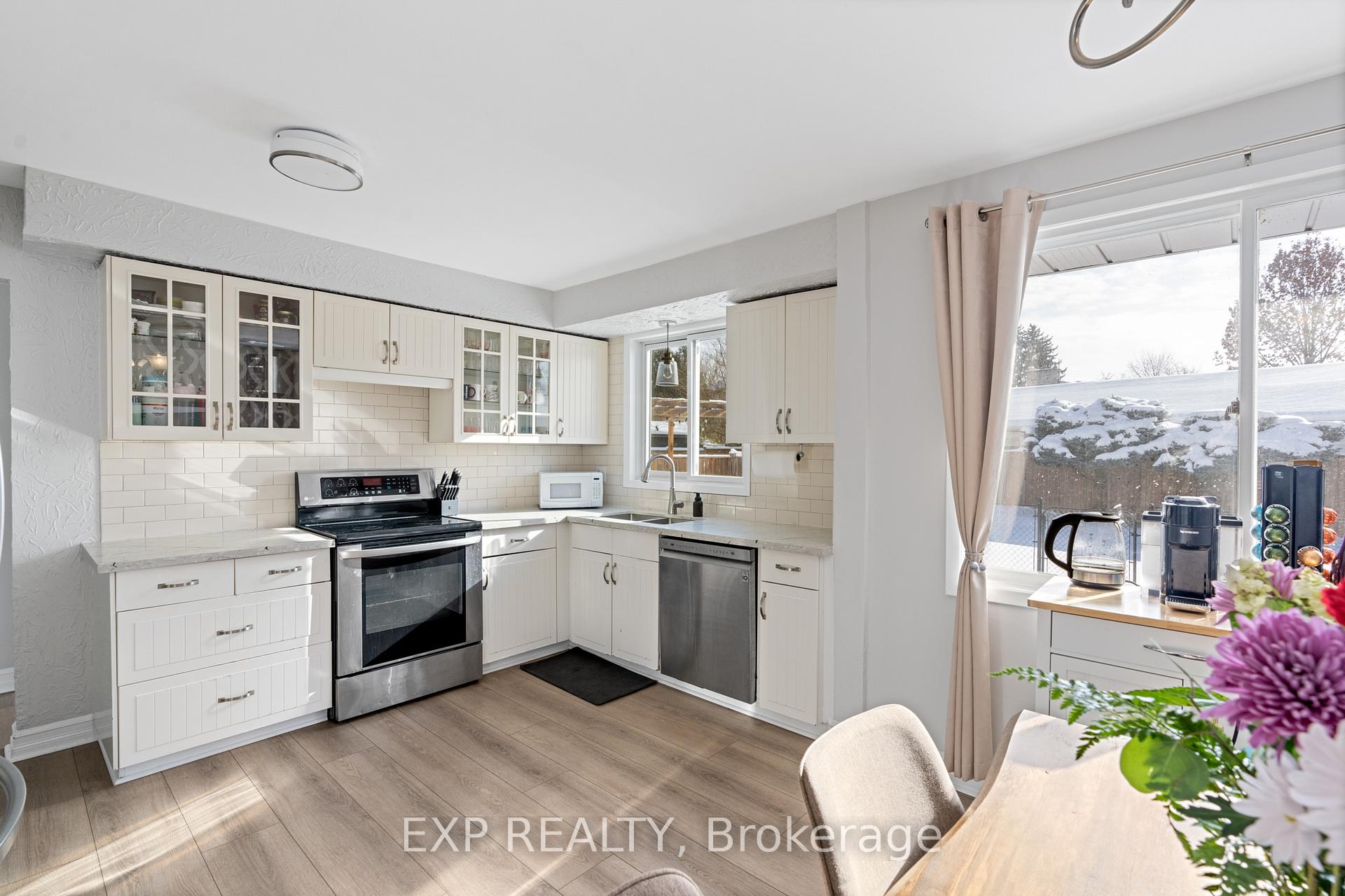 Photo 10 of 5 Cindy Drive, St. Catharines, Lakeshore — HOMEH