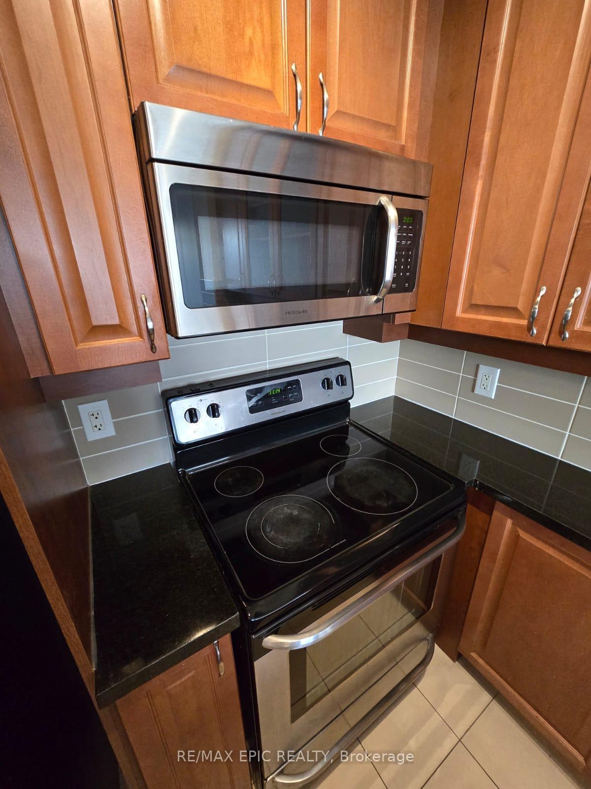 Photo 3 of Unit 401, 151 Upper Duke Crescent, Markham, Unionville — HOMEH