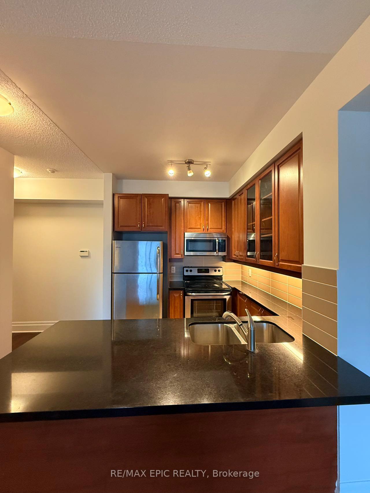 Photo 4 of Unit 401, 151 Upper Duke Crescent, Markham, Unionville — HOMEH