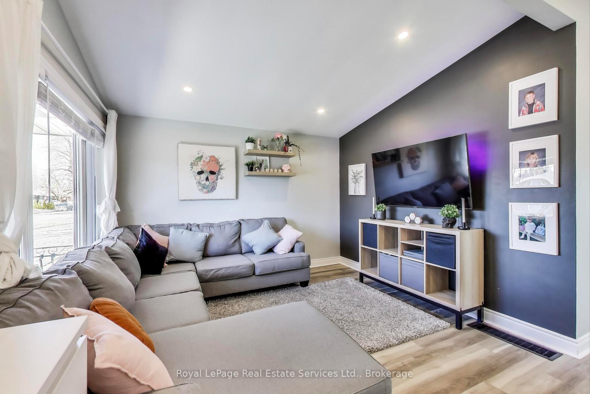 Photo 4 of 115 Sunrise Drive, Hamilton, Corman — HOMEH