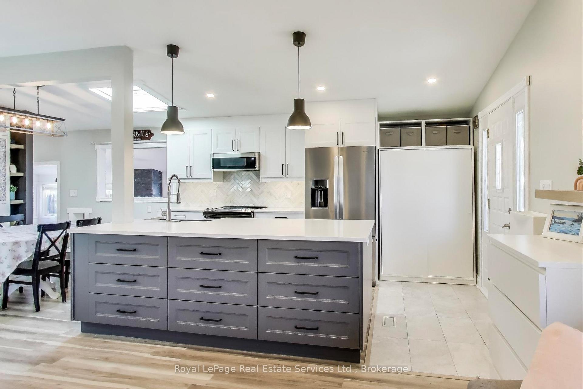 Photo 6 of 115 Sunrise Drive, Hamilton, Corman — HOMEH