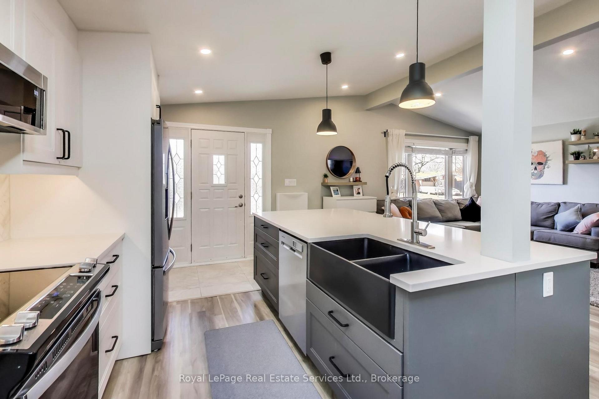 Photo 7 of 115 Sunrise Drive, Hamilton, Corman — HOMEH