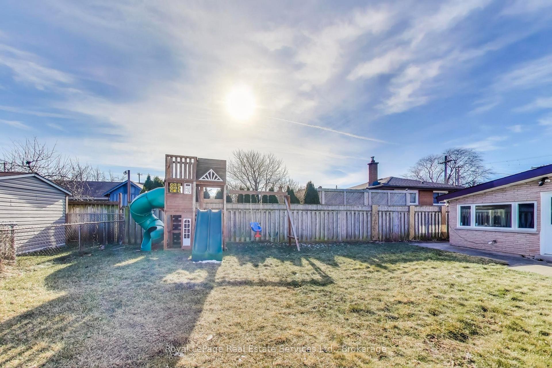 Photo 29 of 115 Sunrise Drive, Hamilton, Corman — HOMEH