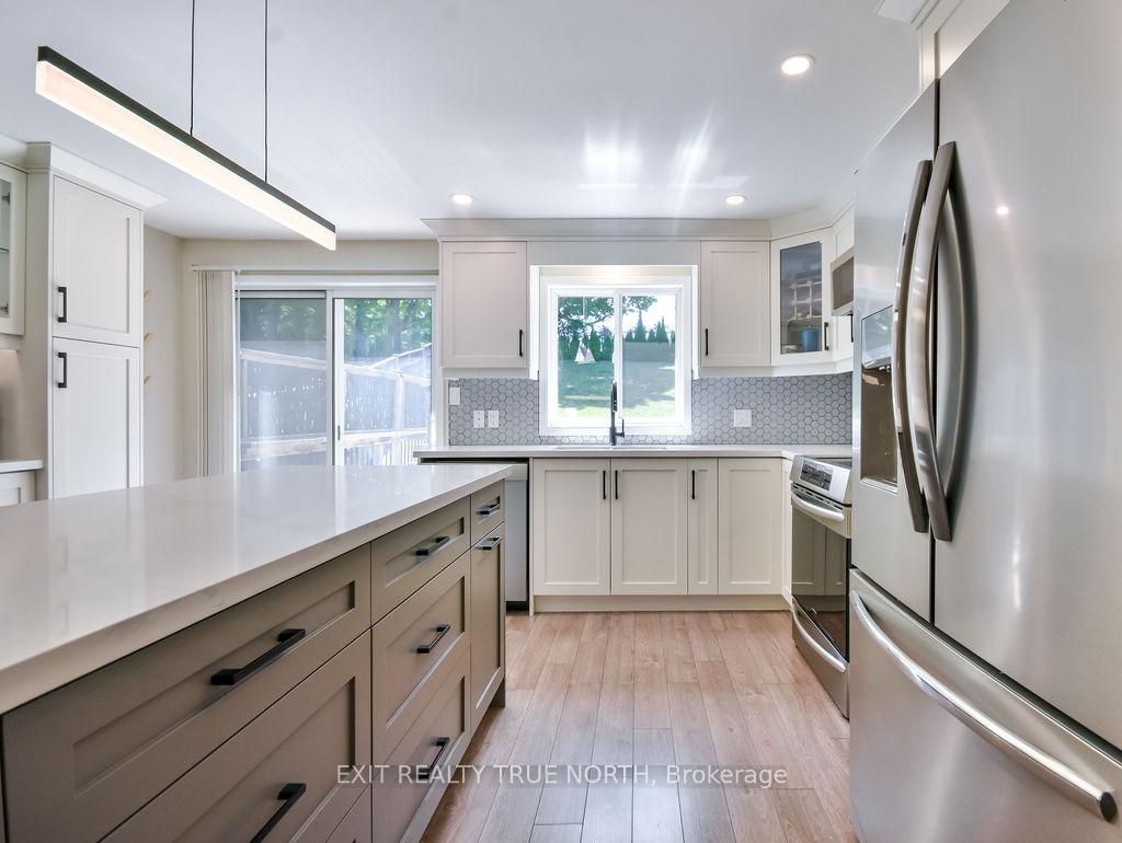 Photo 4 of 67 Lougheed Road, Barrie, Holly — HOMEH