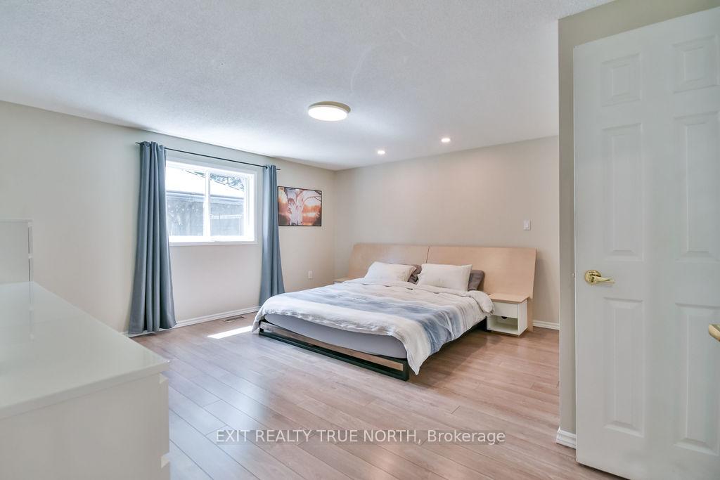 Photo 10 of 67 Lougheed Road, Barrie, Holly — HOMEH