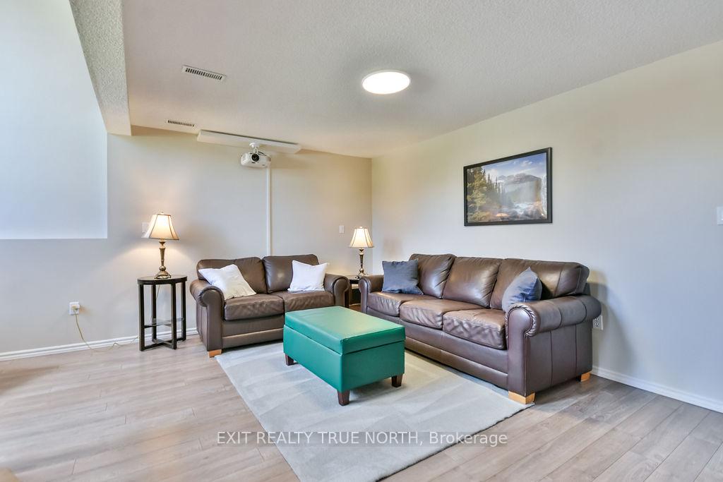 Photo 17 of 67 Lougheed Road, Barrie, Holly — HOMEH