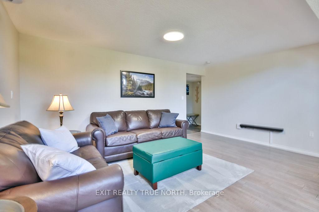 Photo 18 of 67 Lougheed Road, Barrie, Holly — HOMEH
