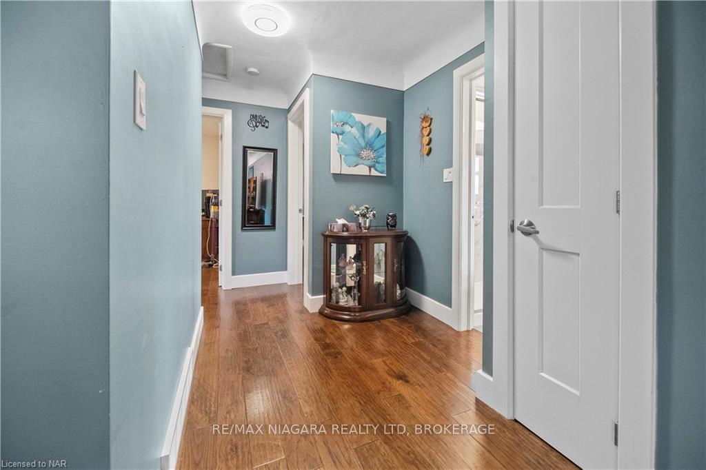 Photo 6 of 5 Draper Drive, St. Catharines, Vine/Linwell — HOMEH