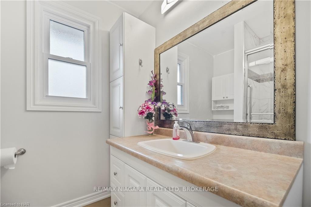 Photo 14 of 5 Draper Drive, St. Catharines, Vine/Linwell — HOMEH