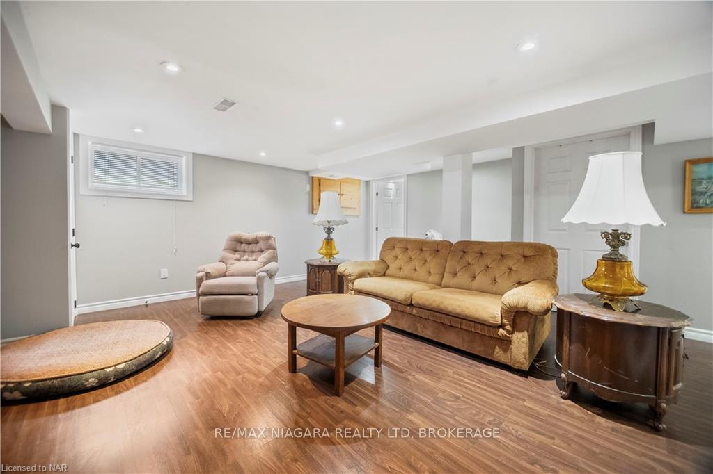 Photo 15 of 5 Draper Drive, St. Catharines, Vine/Linwell — HOMEH