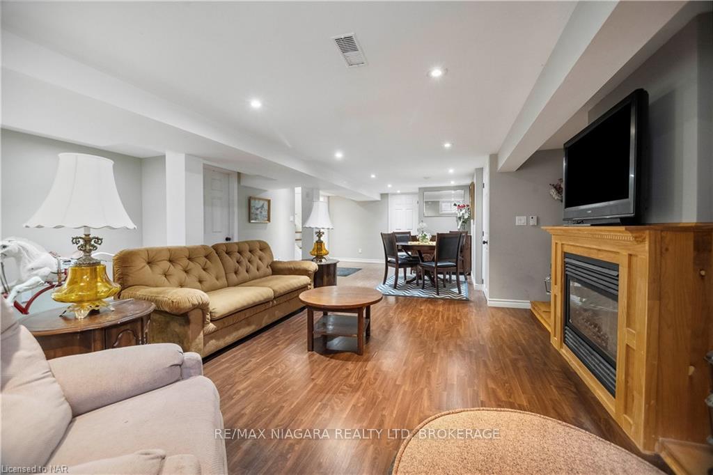 Photo 16 of 5 Draper Drive, St. Catharines, Vine/Linwell — HOMEH