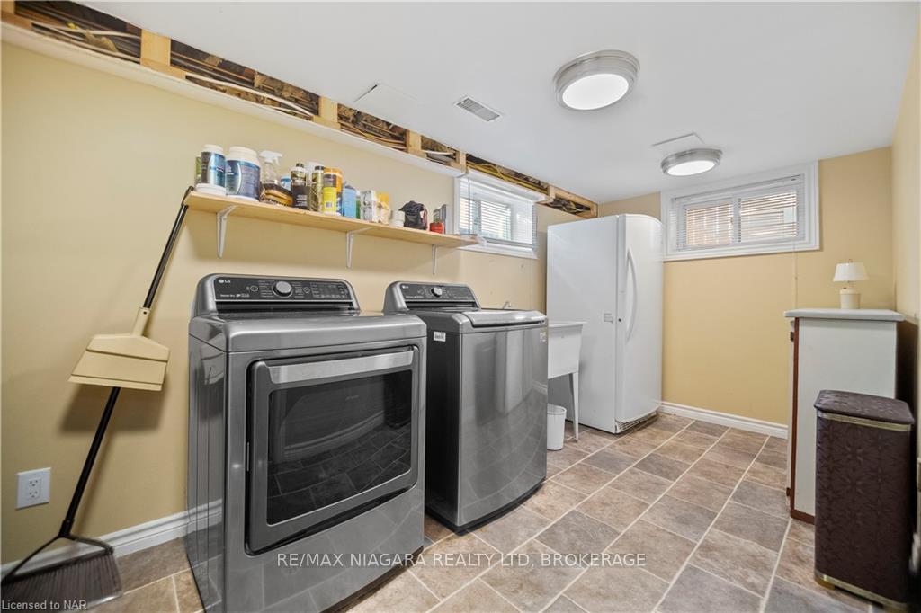 Photo 18 of 5 Draper Drive, St. Catharines, Vine/Linwell — HOMEH