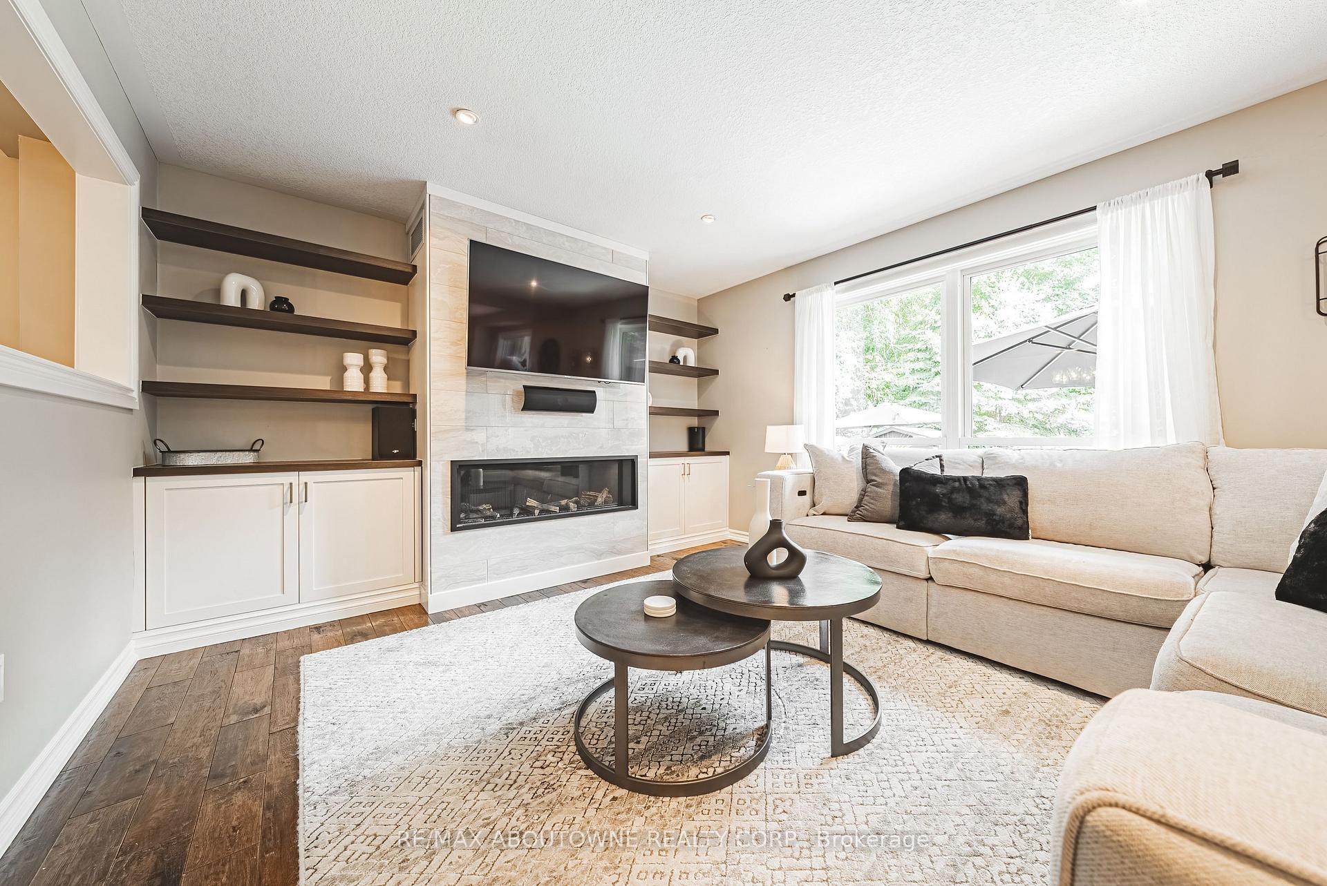 Photo 10 of 94 Valmont Street, Hamilton, Ancaster — HOMEH