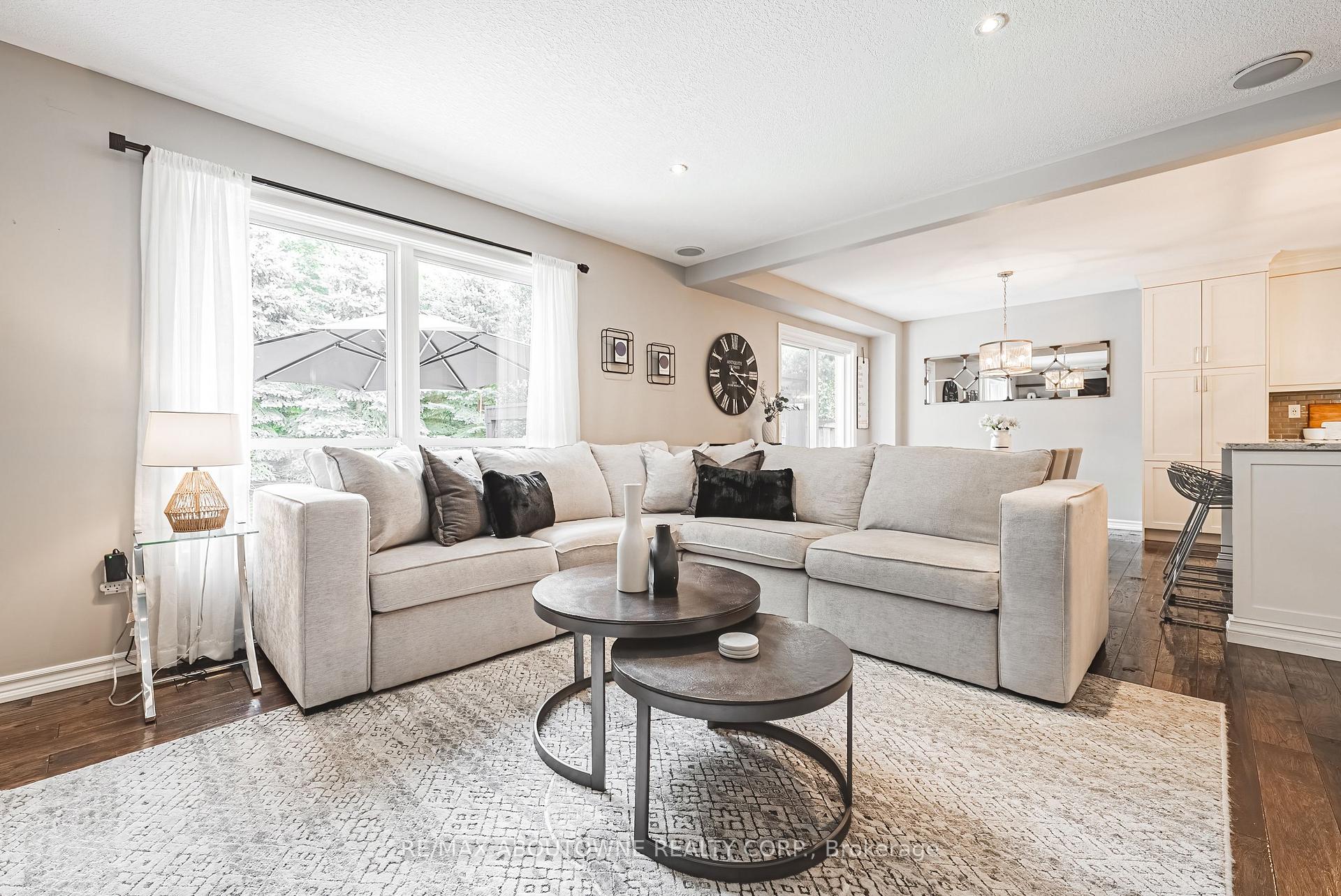 Photo 11 of 94 Valmont Street, Hamilton, Ancaster — HOMEH