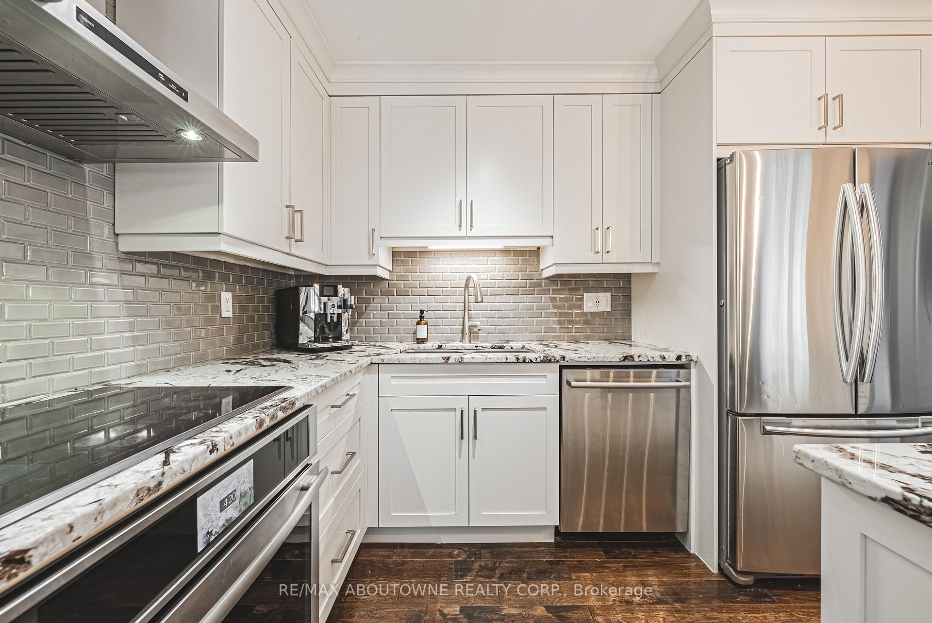 Photo 16 of 94 Valmont Street, Hamilton, Ancaster — HOMEH
