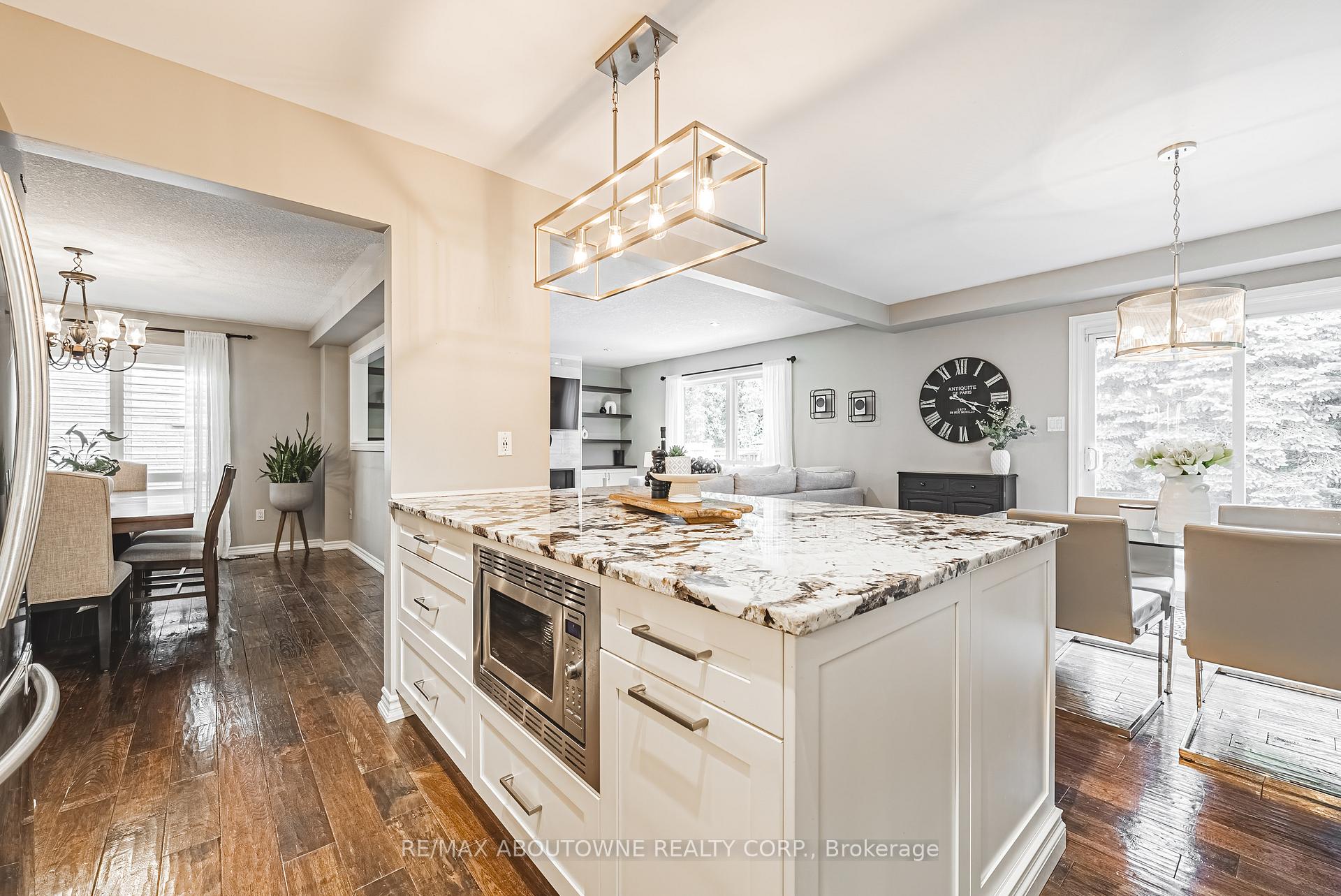 Photo 17 of 94 Valmont Street, Hamilton, Ancaster — HOMEH