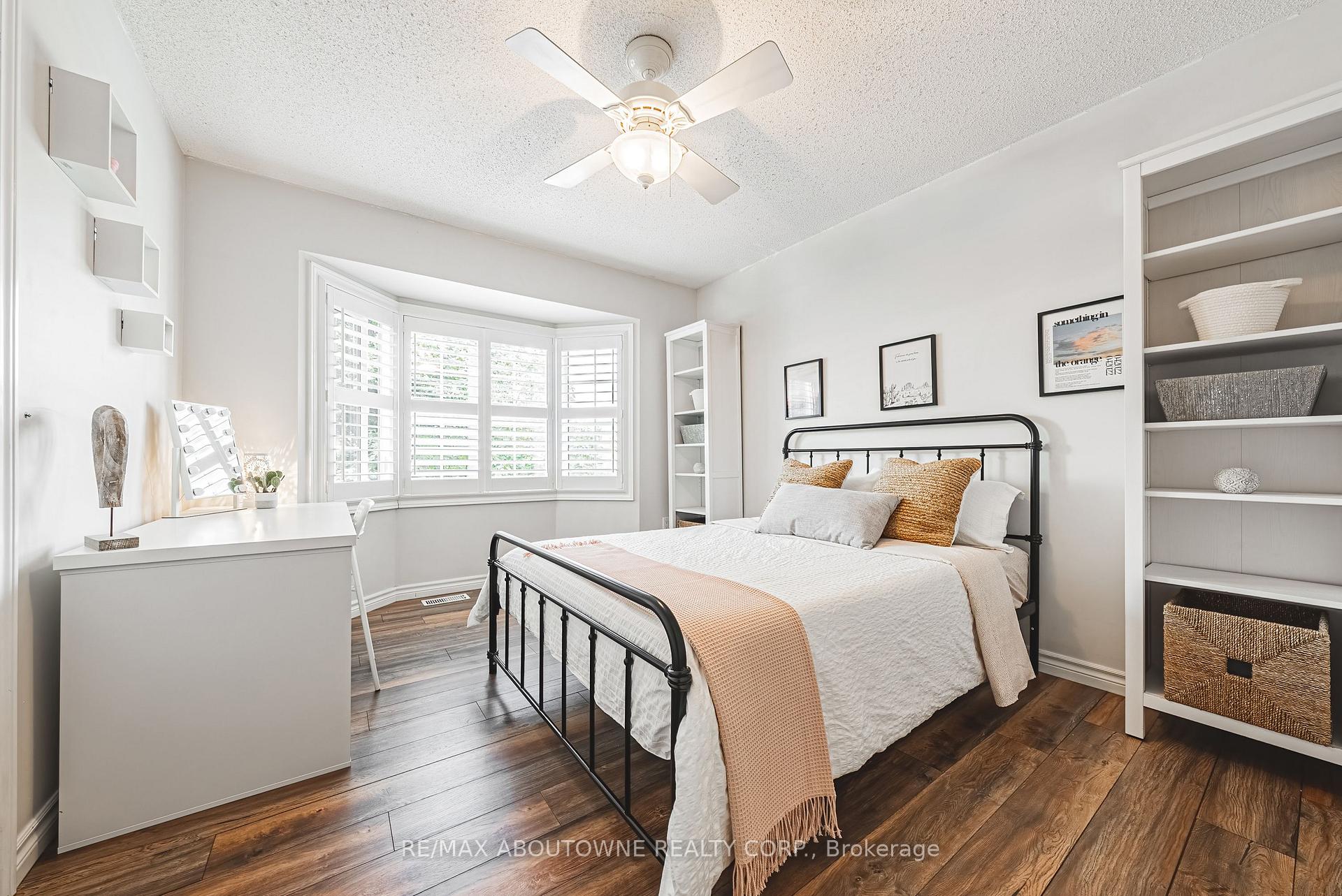 Photo 23 of 94 Valmont Street, Hamilton, Ancaster — HOMEH