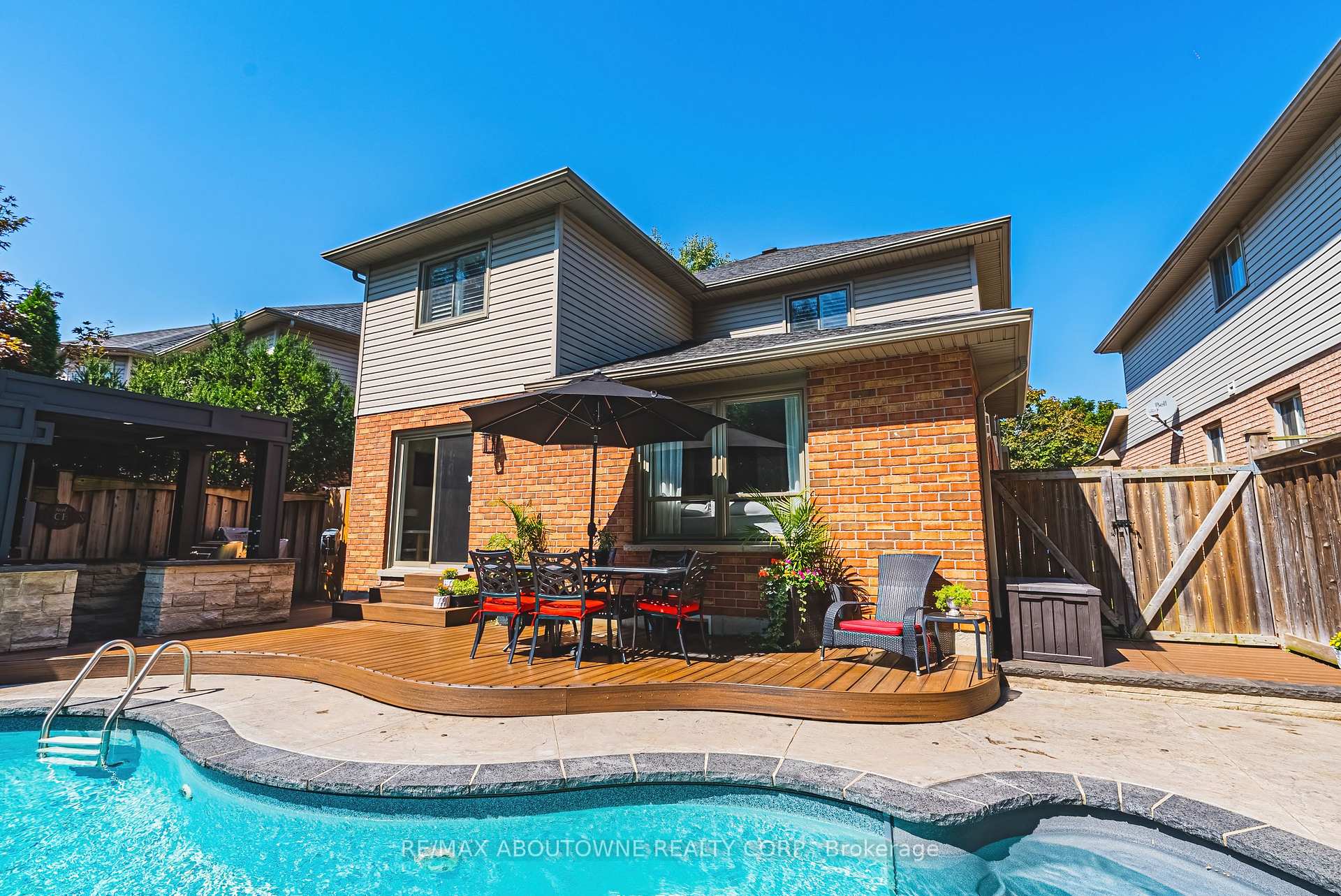 Photo 29 of 94 Valmont Street, Hamilton, Ancaster — HOMEH