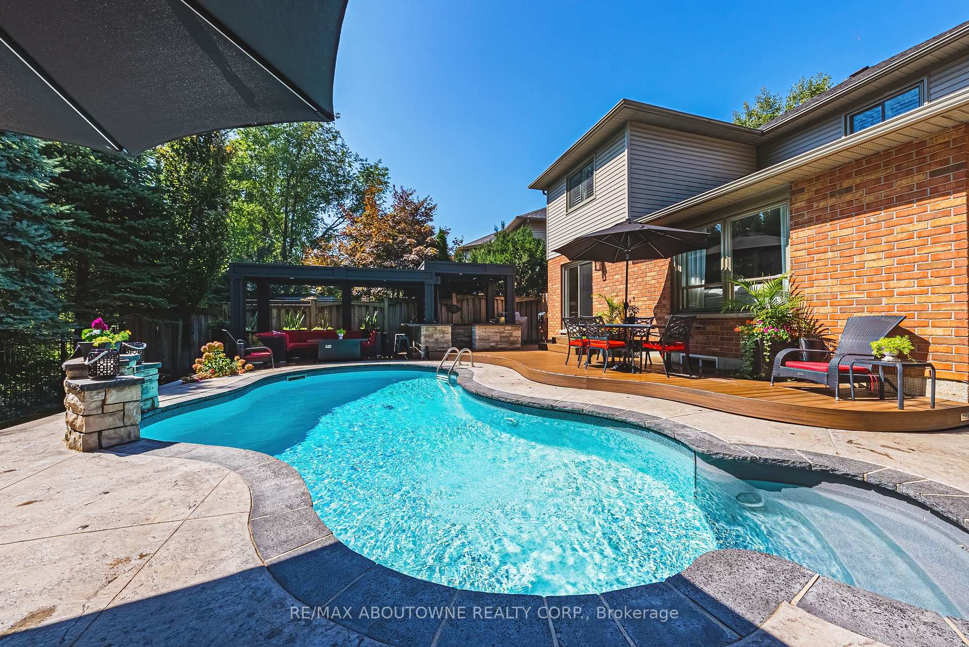 Photo 30 of 94 Valmont Street, Hamilton, Ancaster — HOMEH