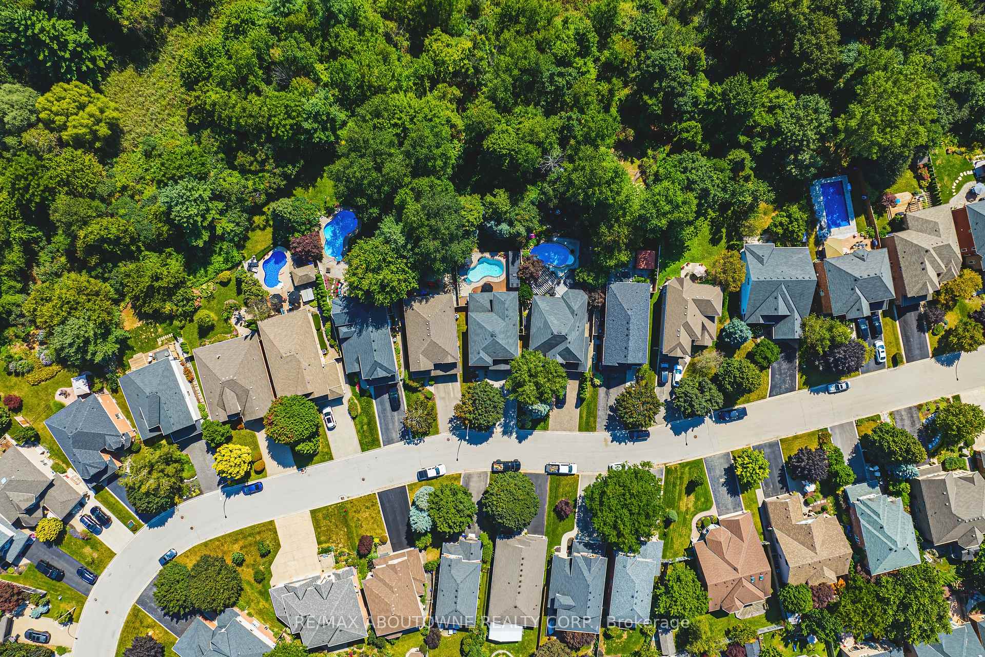 Photo 34 of 94 Valmont Street, Hamilton, Ancaster — HOMEH