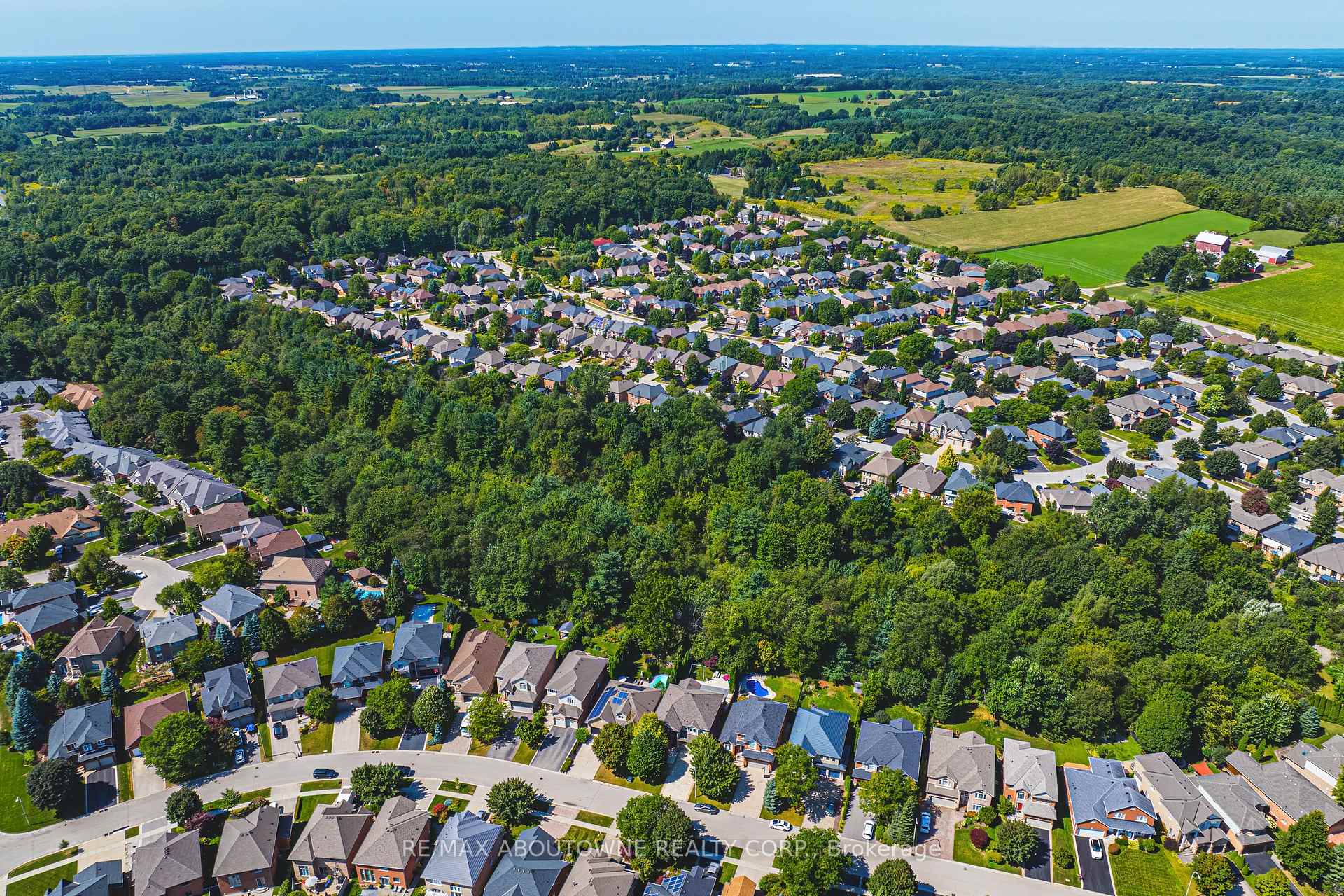 Photo 35 of 94 Valmont Street, Hamilton, Ancaster — HOMEH