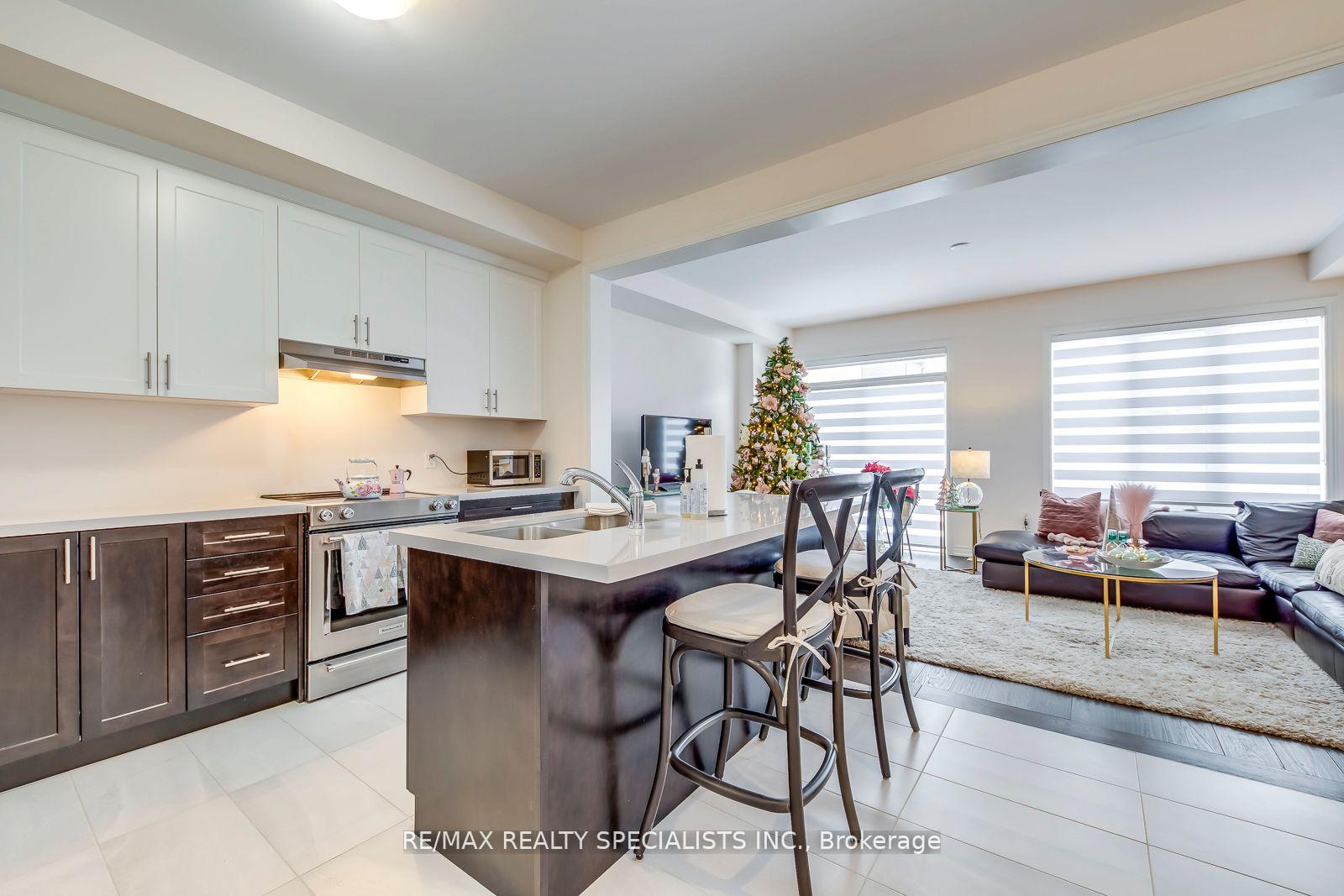 Photo 8 of 341 Raymond Road, Hamilton, Ancaster — HOMEH