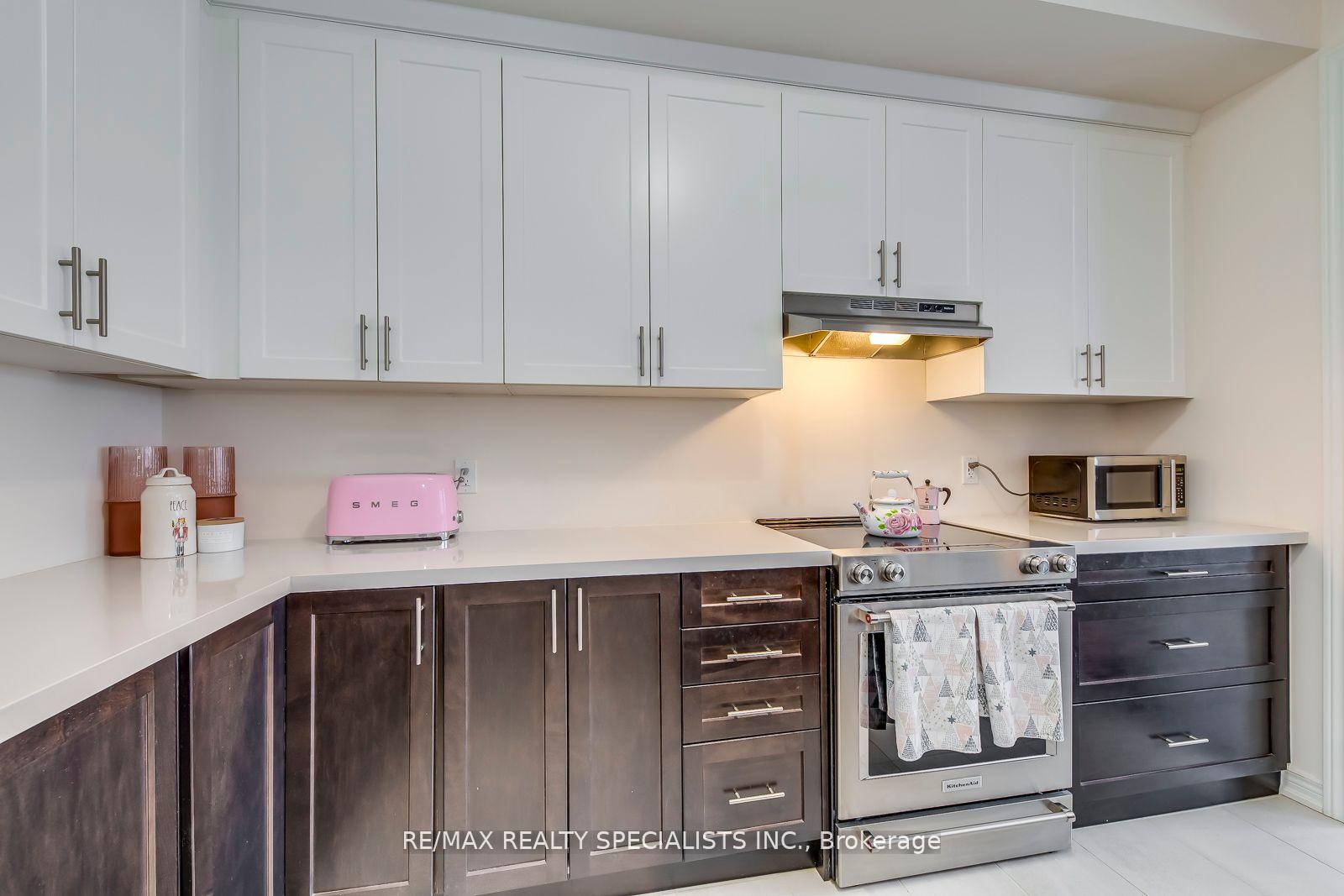 Photo 10 of 341 Raymond Road, Hamilton, Ancaster — HOMEH