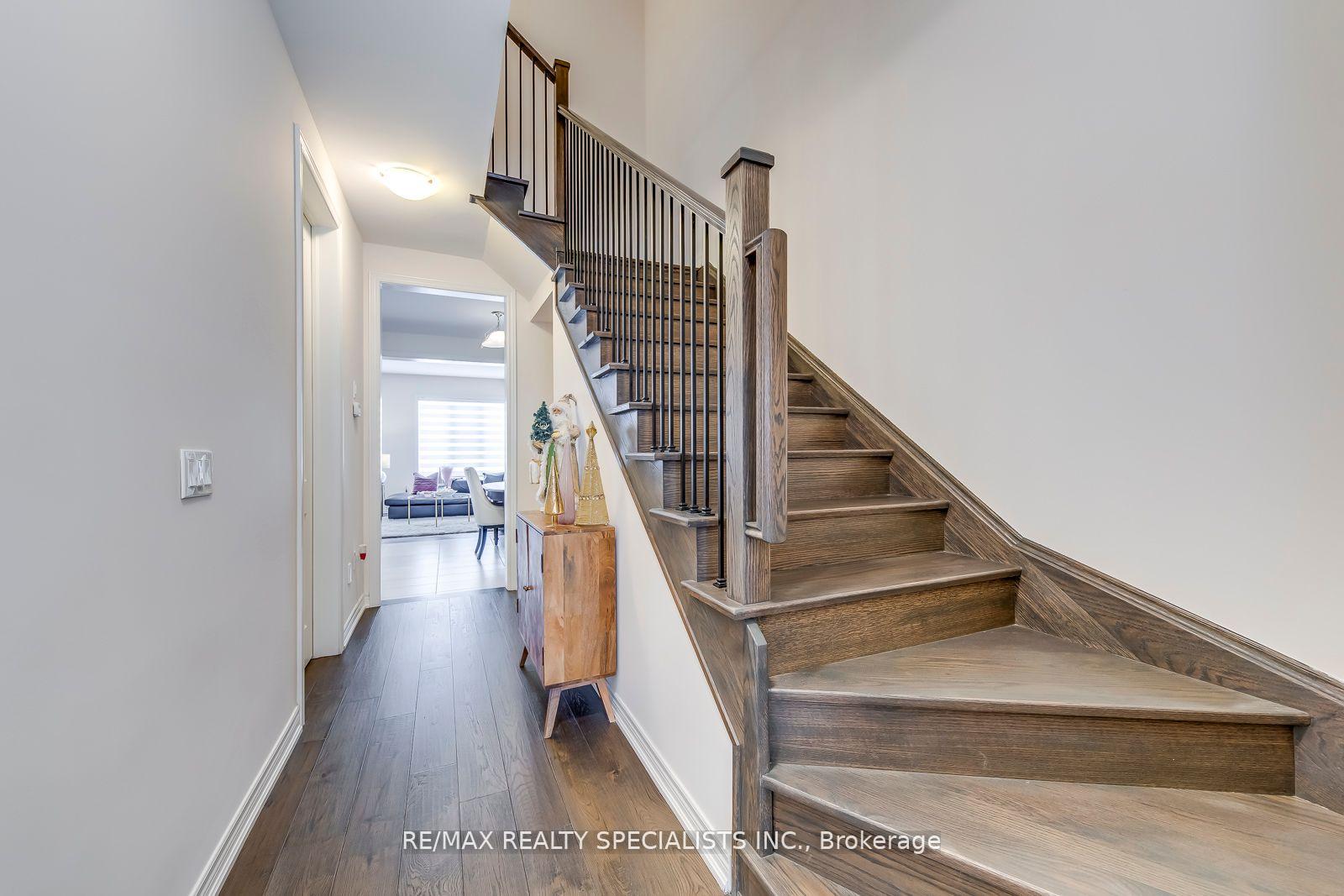 Photo 16 of 341 Raymond Road, Hamilton, Ancaster — HOMEH