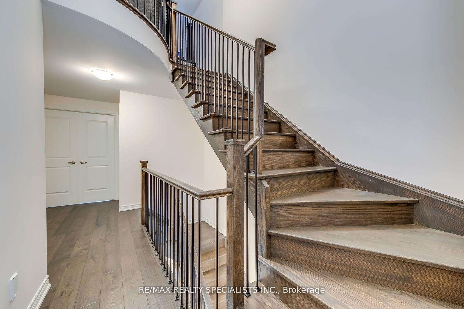 Photo 26 of 341 Raymond Road, Hamilton, Ancaster — HOMEH