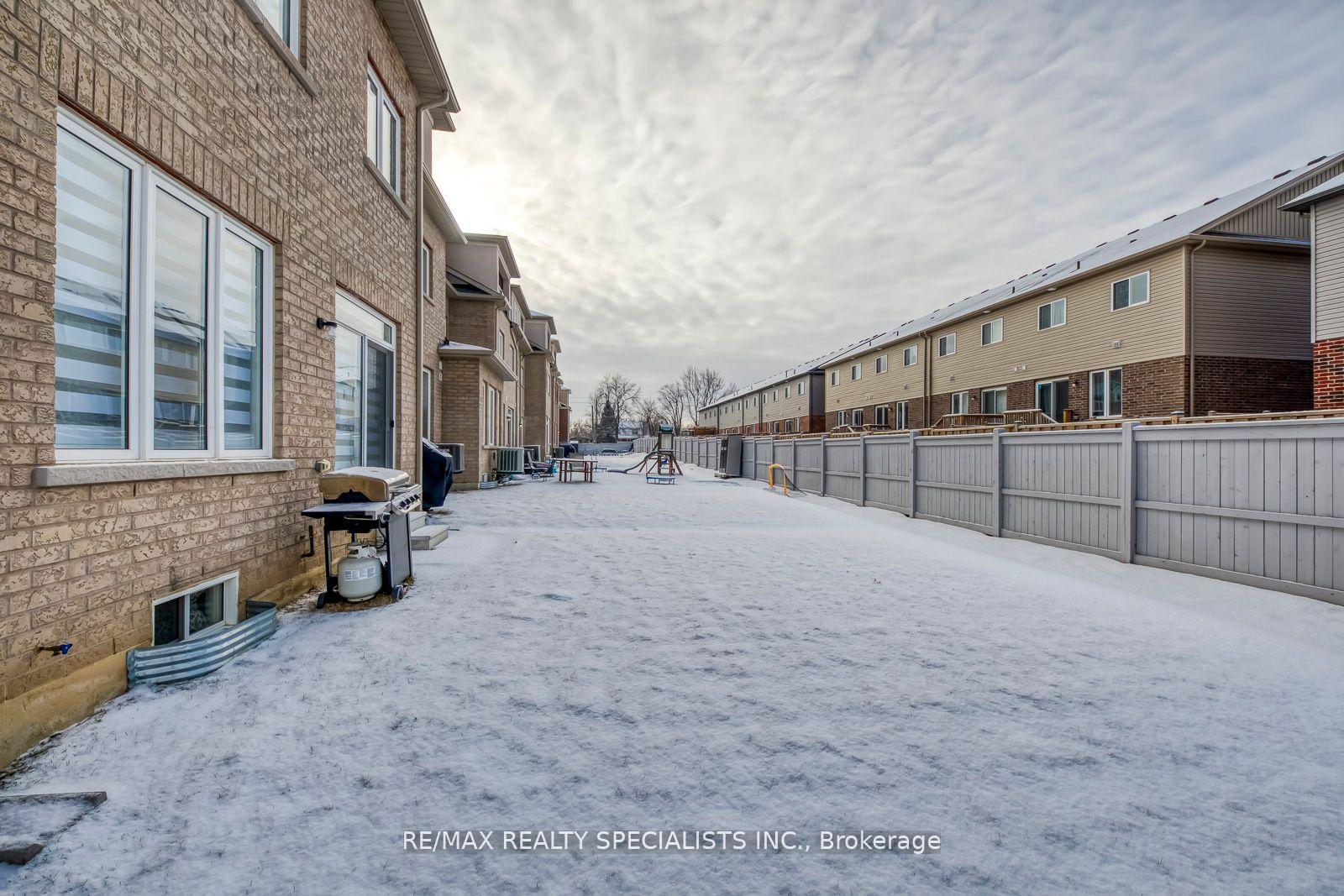 Photo 32 of 341 Raymond Road, Hamilton, Ancaster — HOMEH