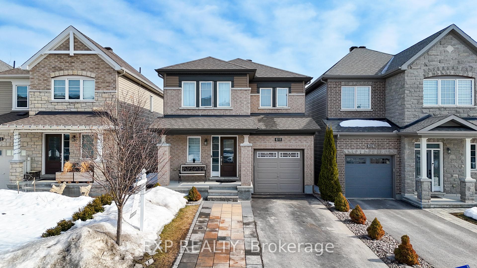 Front of 611 Geranium Walk