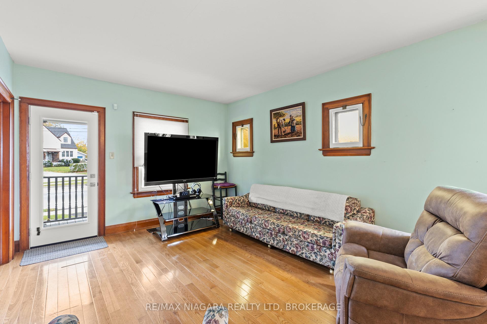 Photo 5 of 259 Niagara Street, St. Catharines, Facer — HOMEH