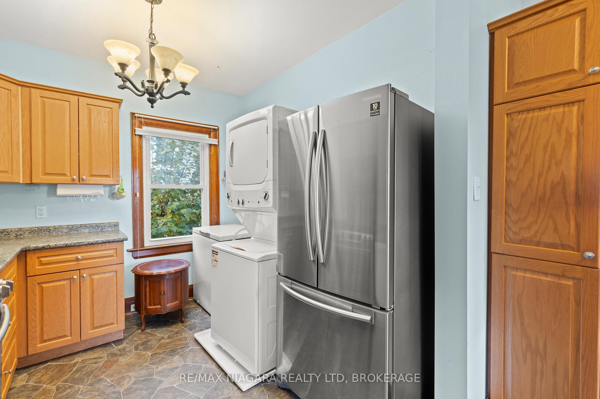 Photo 15 of 259 Niagara Street, St. Catharines, Facer — HOMEH