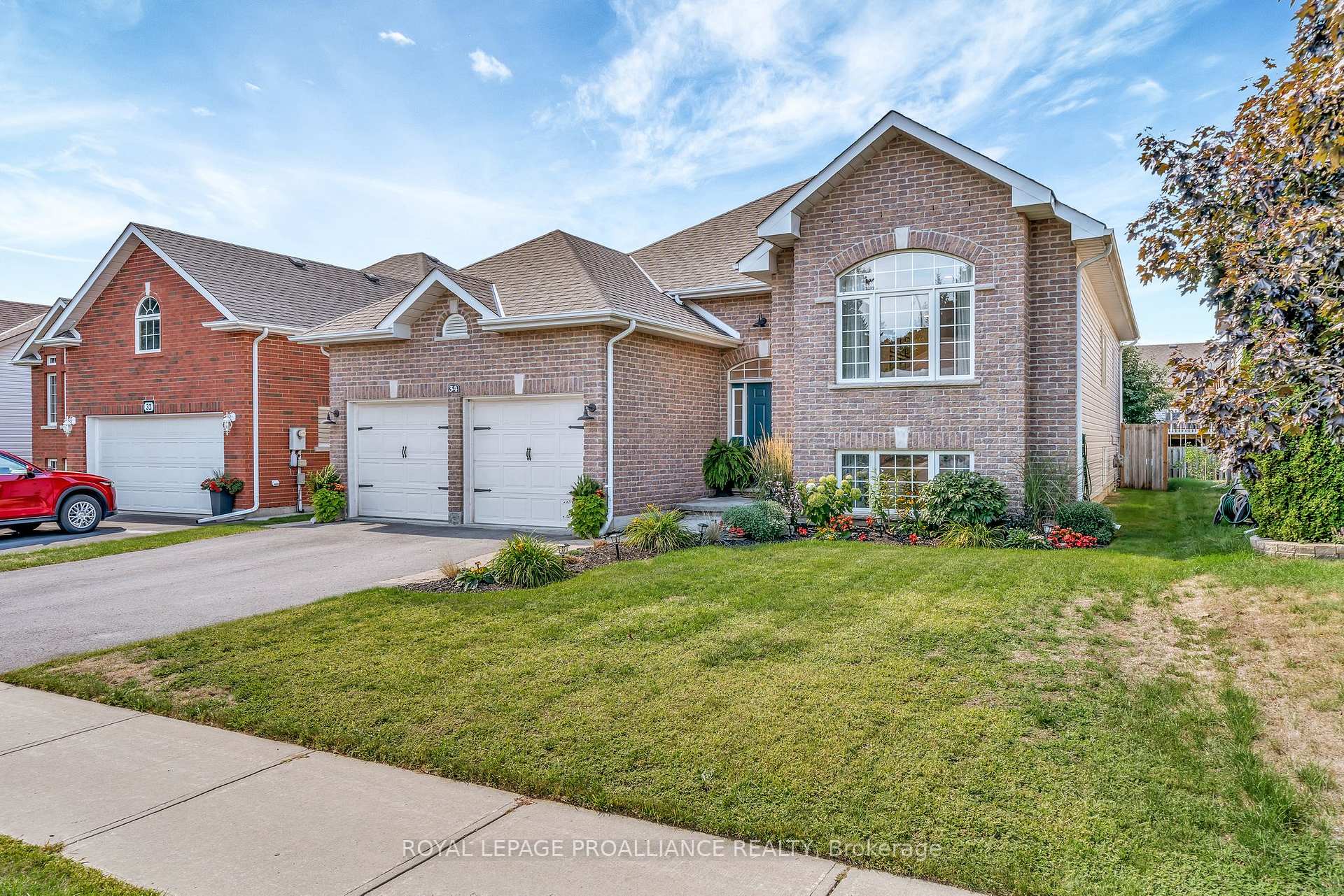Photo 1 of 34 Finch Drive, Belleville, Belleville Ward — HOMEH
