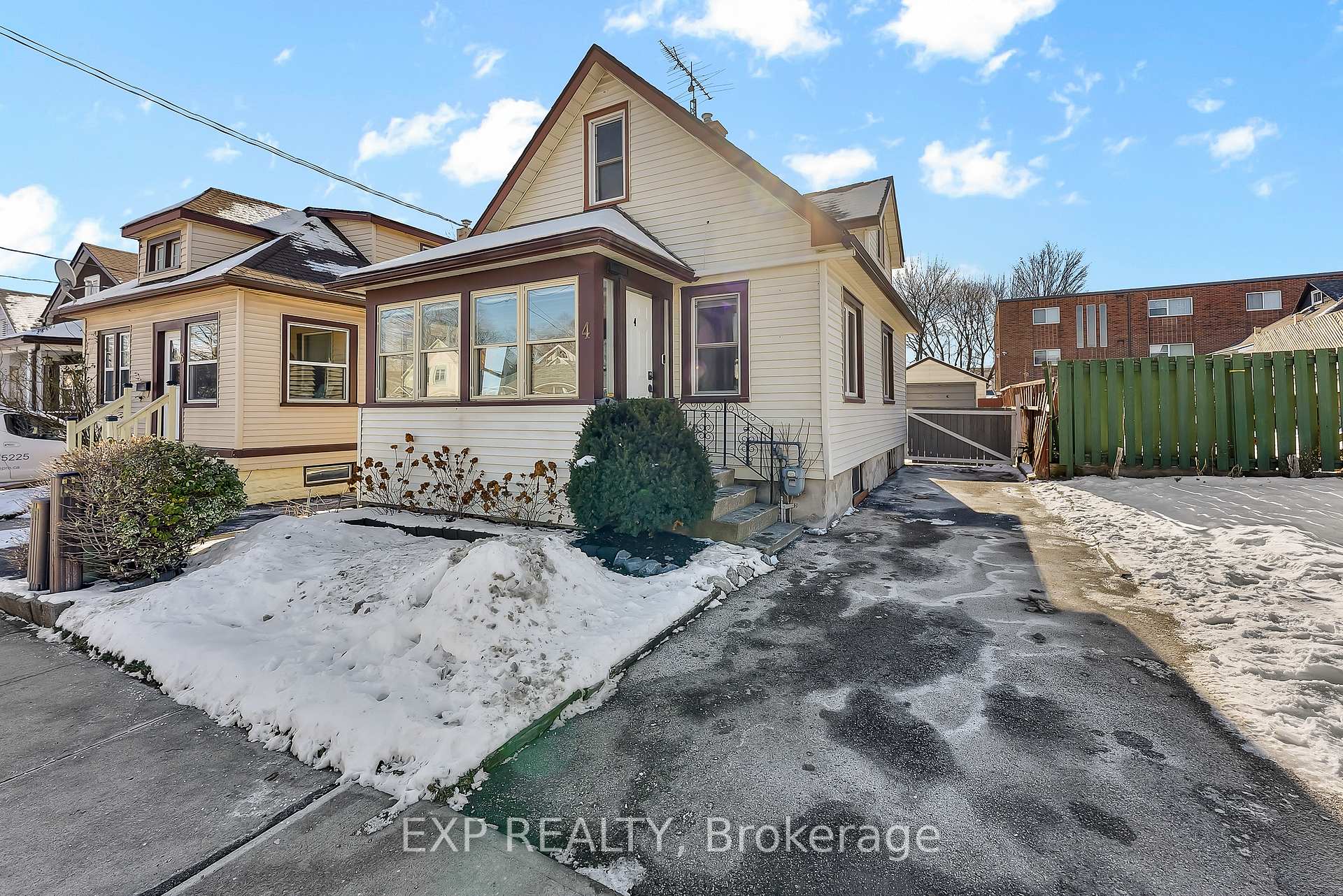 Photo 7 of 4 Manning Street, St. Catharines, E. Chester — HOMEH