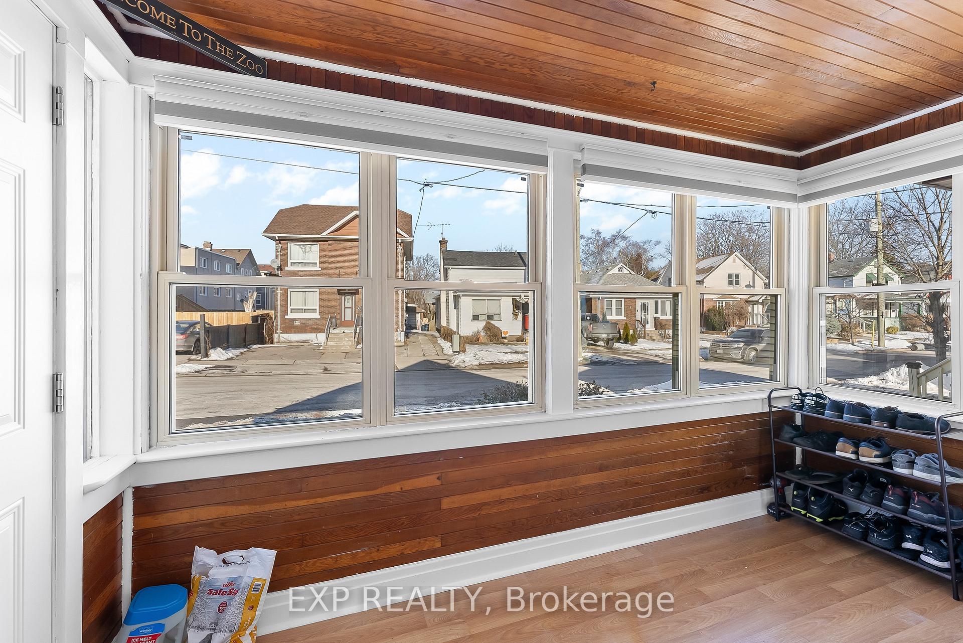 Photo 9 of 4 Manning Street, St. Catharines, E. Chester — HOMEH