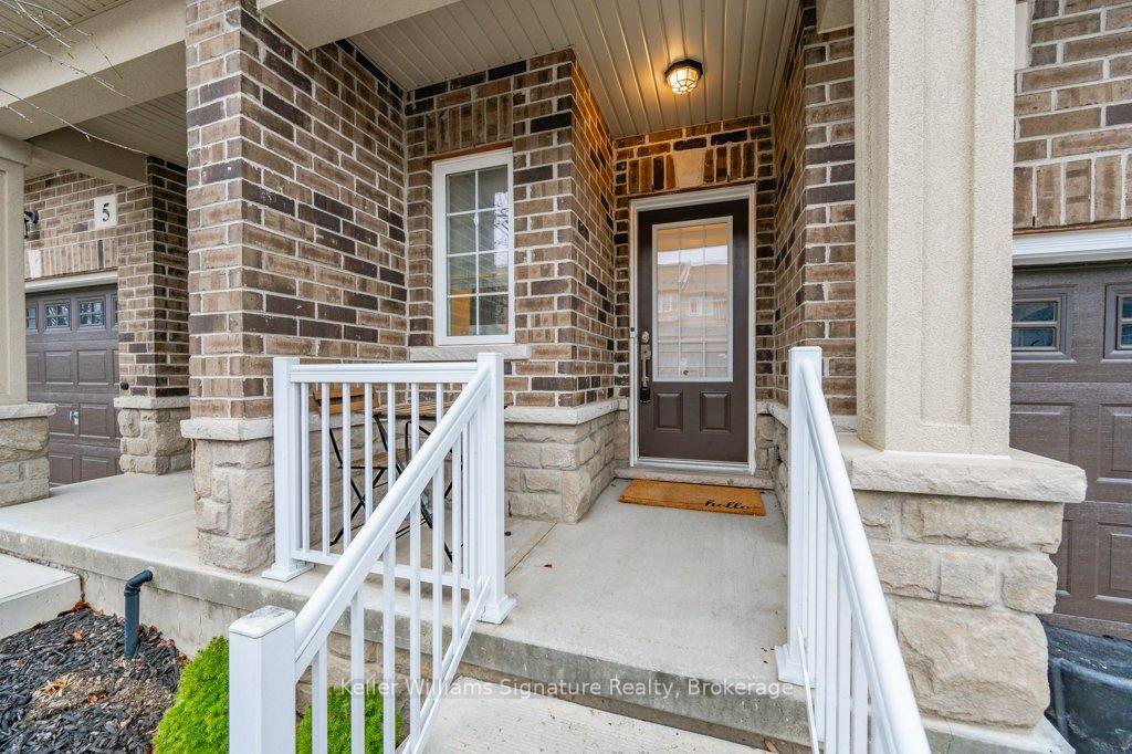 Photo 3 of Unit 4, 47 Madonna Drive, Hamilton, Carpenter — HOMEH