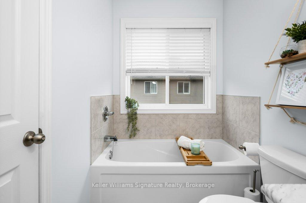 Photo 13 of Unit 4, 47 Madonna Drive, Hamilton, Carpenter — HOMEH