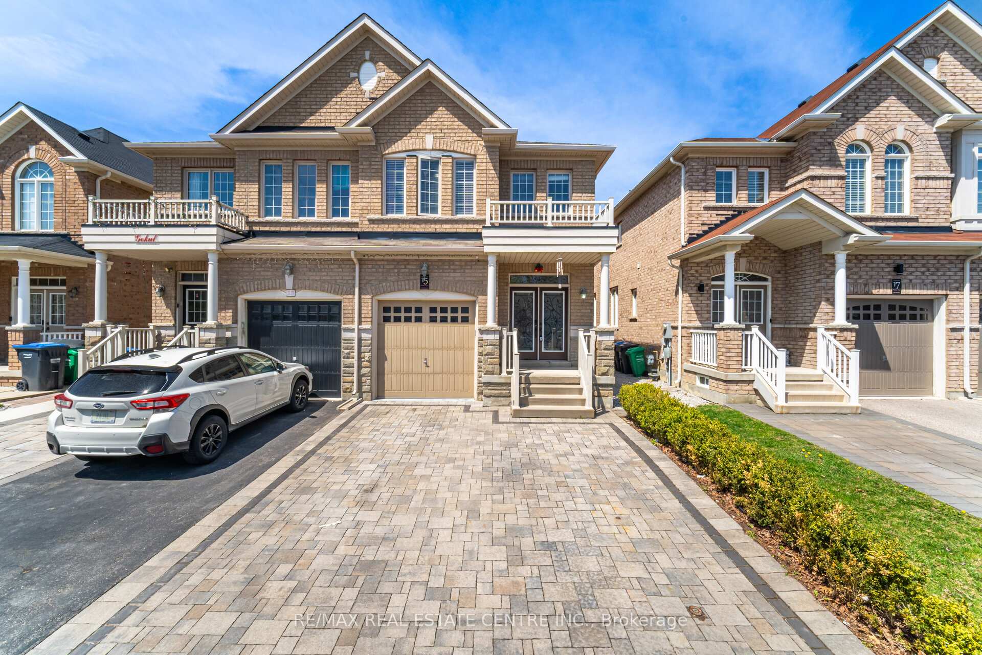 Front of 15 Vanderpool Crescent