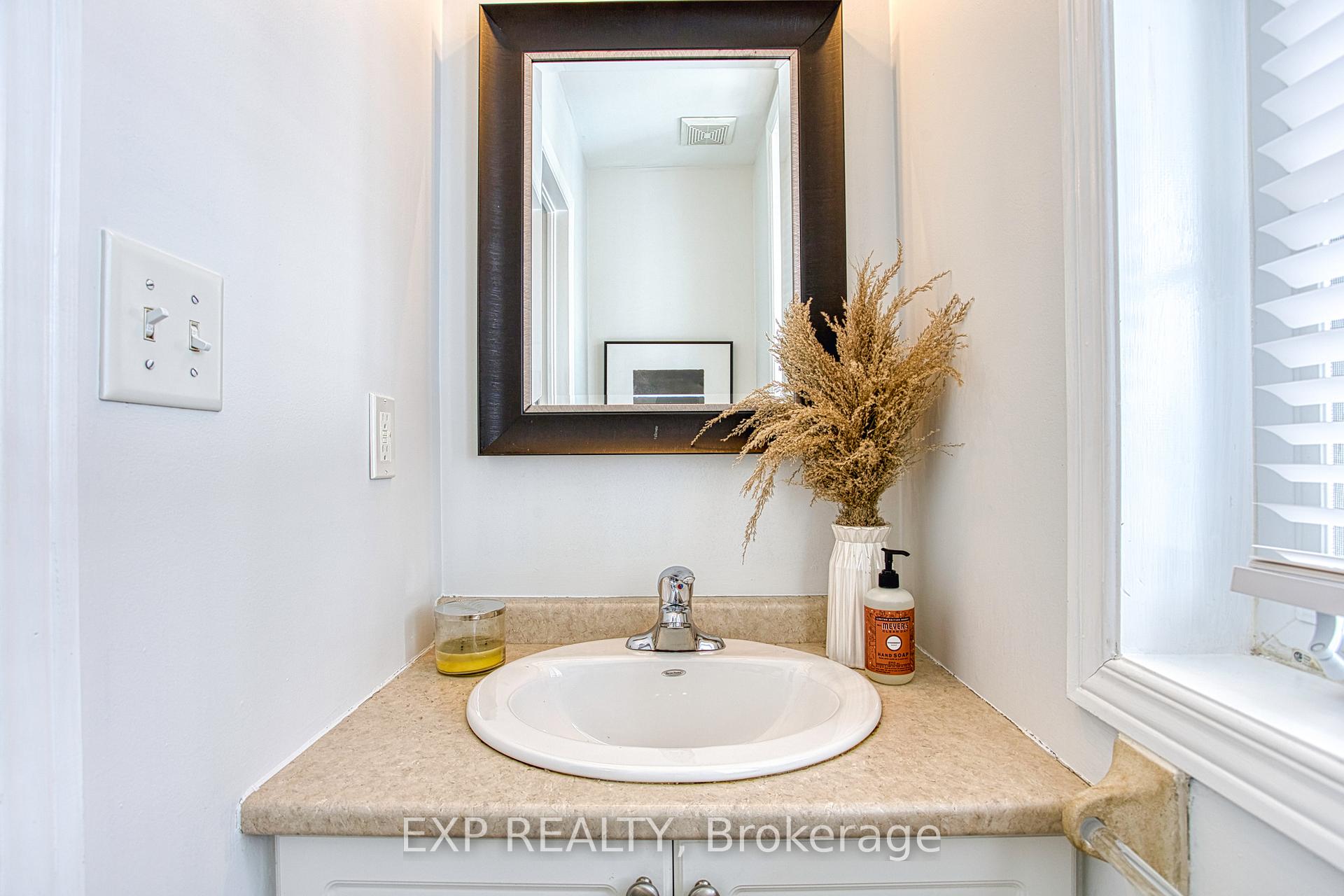 Photo 3 of 28 Sedgebrook Avenue, Hamilton, Winona Park — HOMEH