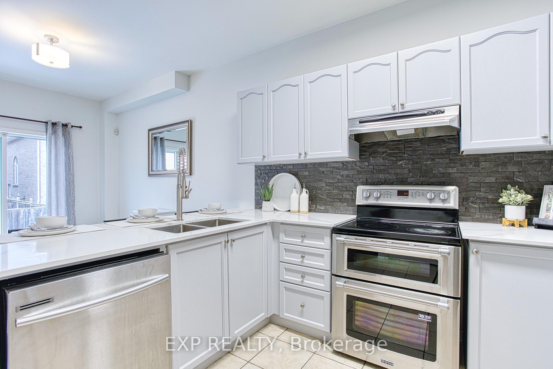 Photo 10 of 28 Sedgebrook Avenue, Hamilton, Winona Park — HOMEH