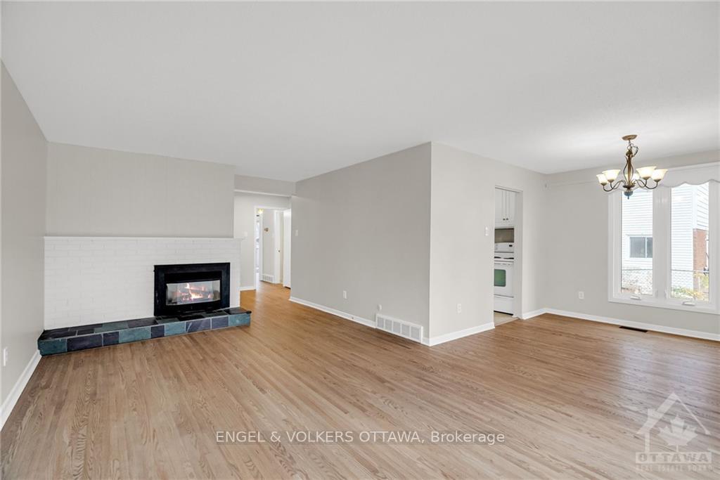 Photo 3 of 5 Woodmount Crescent, Ottawa, Borden Farm/Stewart Farm/Carleton Heights/Parkwood Hills — HOMEH
