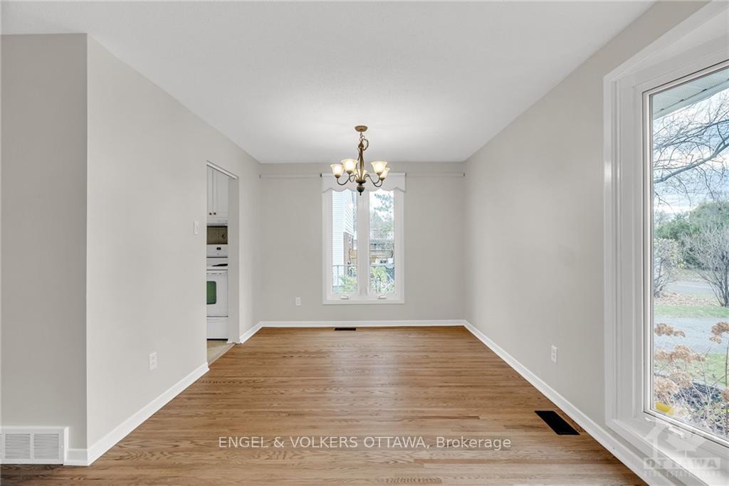 Photo 6 of 5 Woodmount Crescent, Ottawa, Borden Farm/Stewart Farm/Carleton Heights/Parkwood Hills — HOMEH