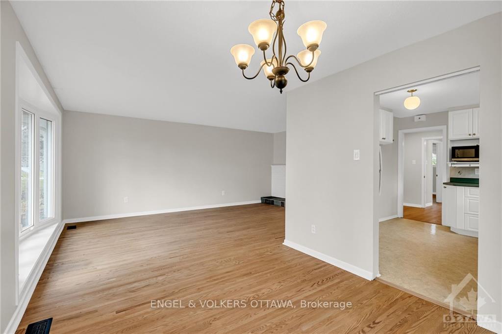 Photo 7 of 5 Woodmount Crescent, Ottawa, Borden Farm/Stewart Farm/Carleton Heights/Parkwood Hills — HOMEH